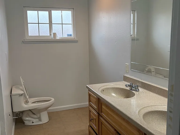 1202 Rollingwood Dr — Photo 7