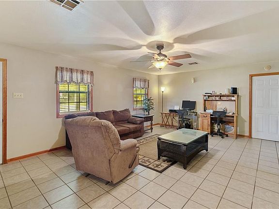 3rd image of 2505 Glenlea St