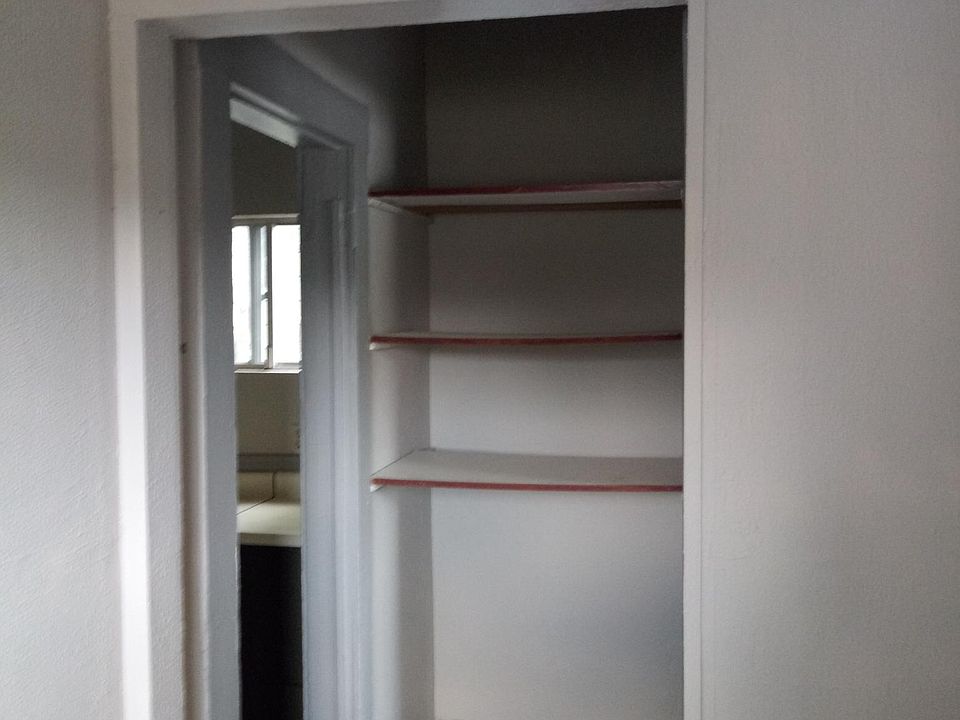 2nd image of 434 S Hill St APT 2