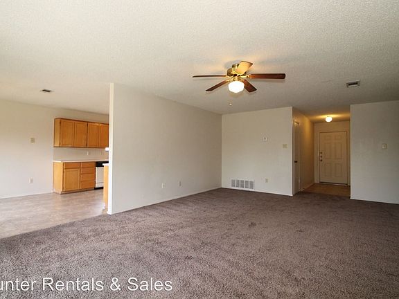 2nd image of 2805 Derby Dr