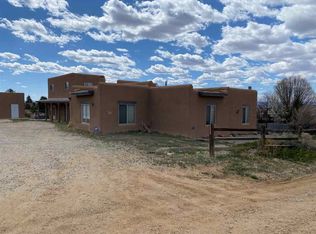 1132 Calle Del Oso, Taos, NM 87571