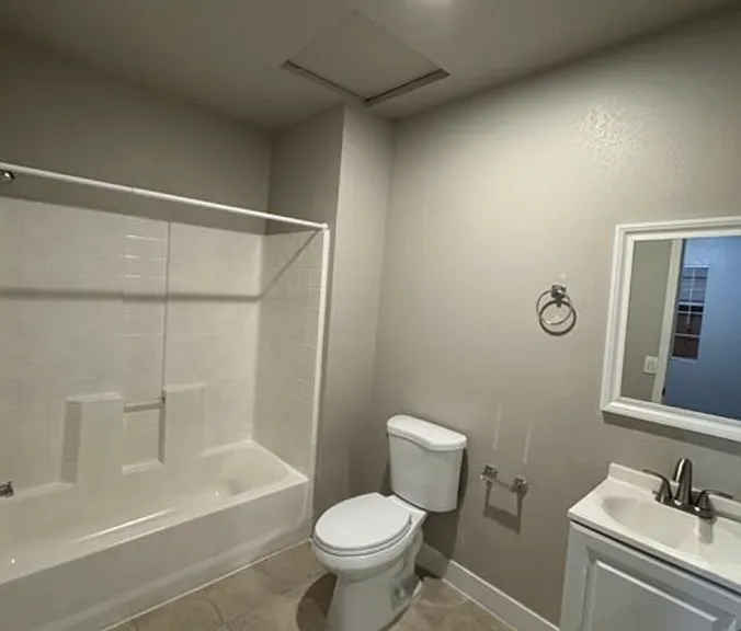 928 W 83rd St #4 — Photo 5