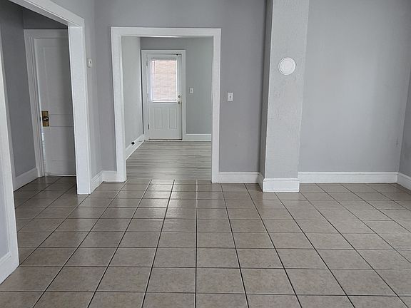 2nd image of 283 Triple J Ct #8