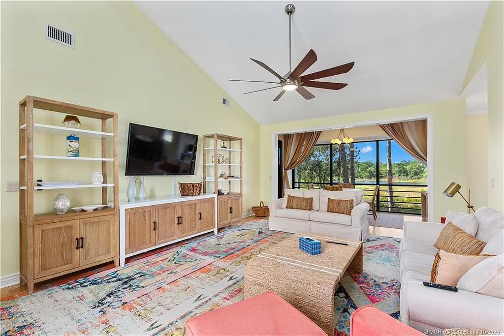 2 bed, 2.0 bath, 1618 sqft, $8,000 — Photo 4