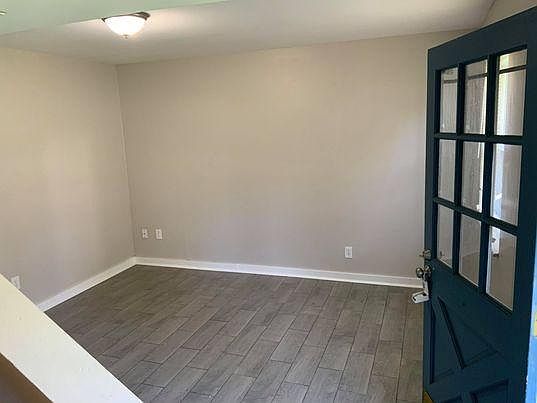 3rd image of 109 Cottage Dr
