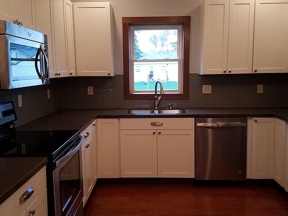 3rd image of 107 Walnut St