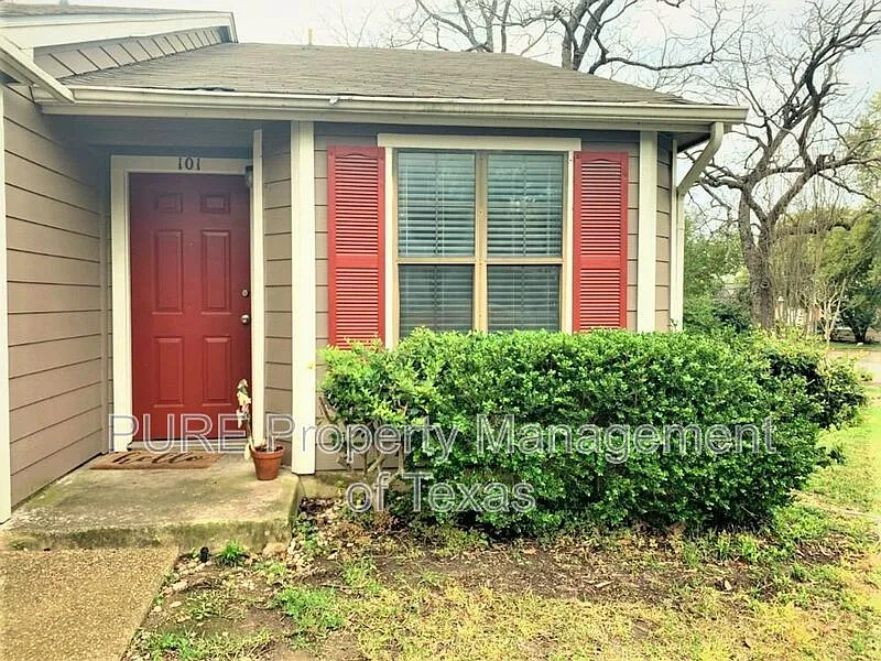 2 bed, 2.0 bath, 945 sqft, $1,495 — Photo 2