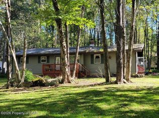 401 Packanack Dr, Clifton Township, PA 18424