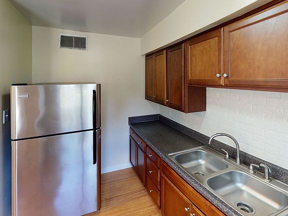 2nd image of 4060 Forest Hill Ave APT L