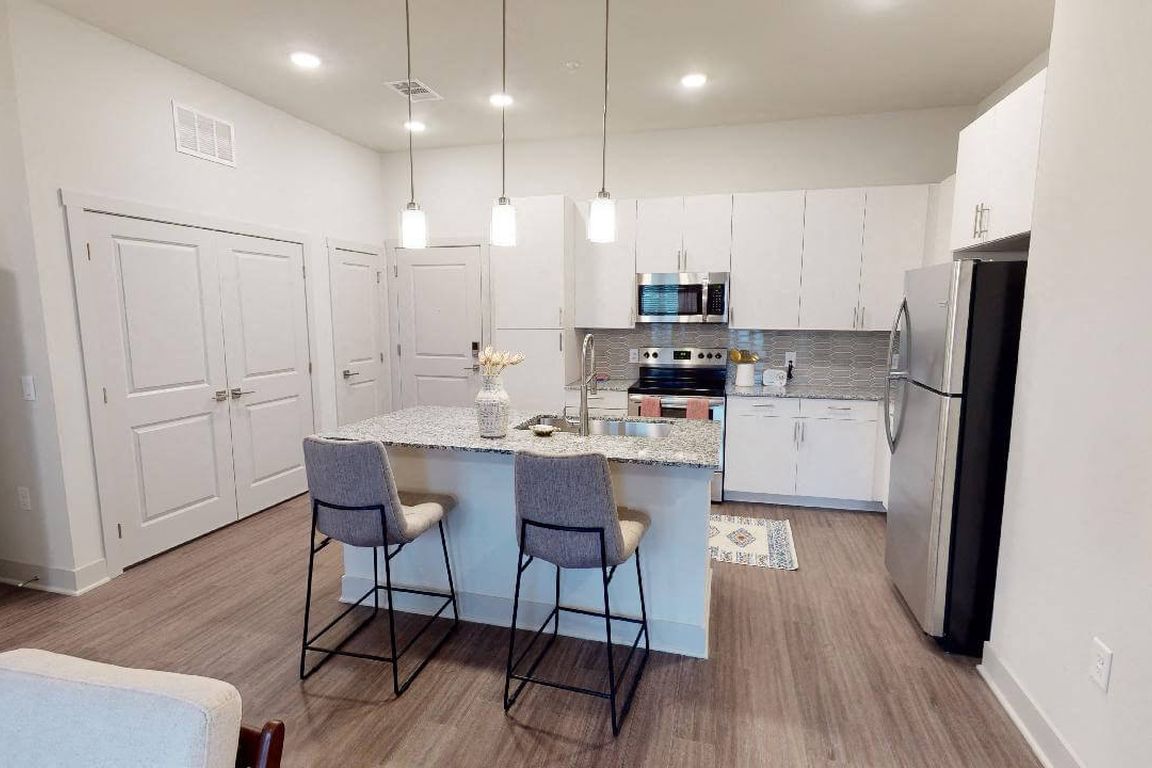 The Mezz, Centennial, CO, Kitchen
