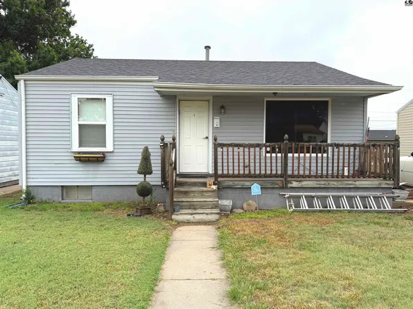 212 E 15th St, Larned, KS 67550