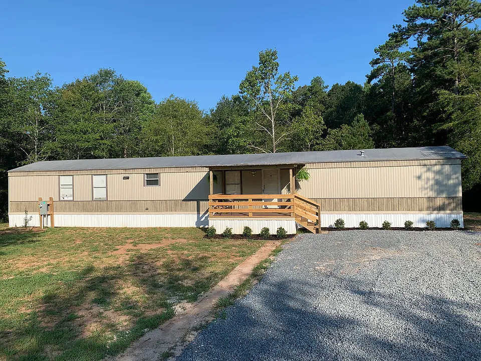 870 Castor Lake Rd