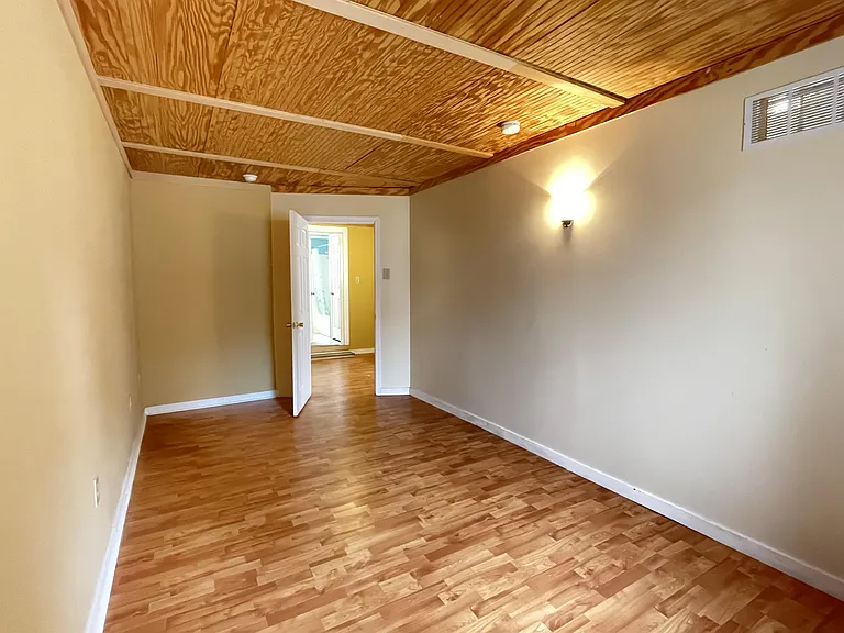 598 Wakefield Dr — Photo 5