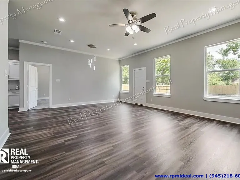 8728 Dunlap St — Photo 3