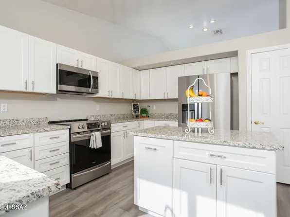 9828 N Pegasus Ave, Tucson, AZ 85742