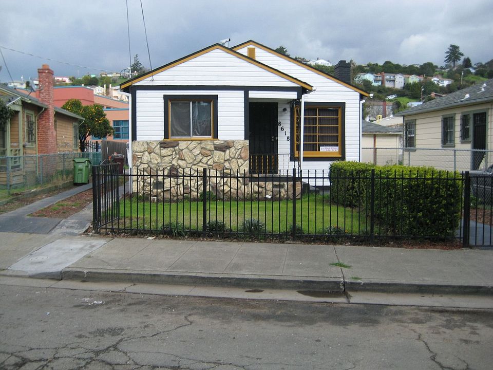 1st image of 8618 Hillside St