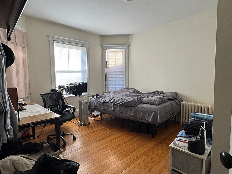 346 Faneuil St #1 — Photo 4