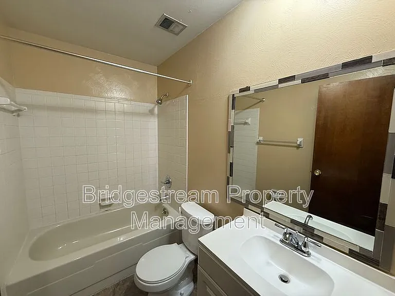 4418 Burlingame Cmns — Photo 12