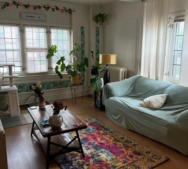 2218 N Summit Ave #101 — Photo 1