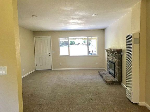 4th image of 17957 Penn Valley Dr