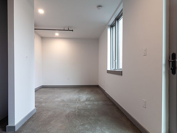 5th image of 410 Tompkins Ave #E77