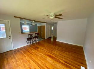 823 Riverside Dr, Greenwood, IN 46142