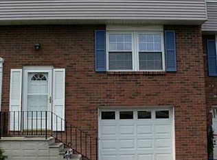 2 Springwood Sq #C, Harwick, PA 15049