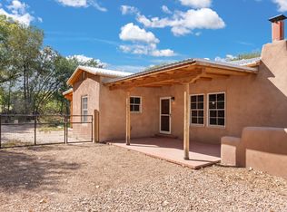 38 Coroval Rd, Corrales, NM 87048