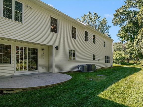 3rd image of 143 Sayles Hill Rd