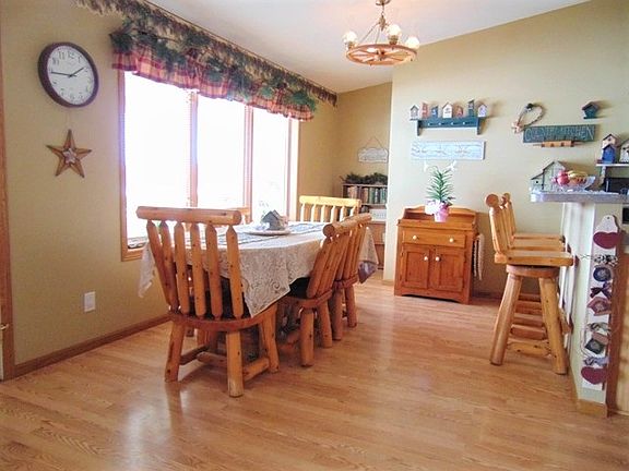 2nd image of 2843 County Road Y