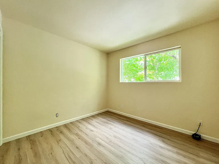 Westview Apartments — Photo 12