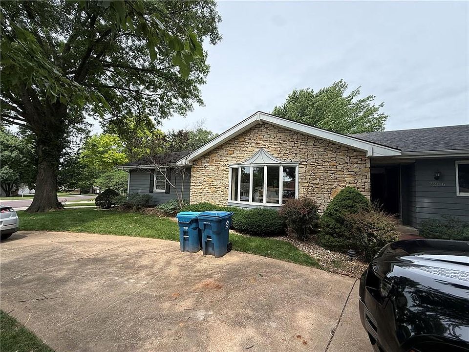 1st image of 7206 W 101st Ter