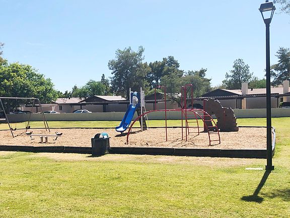 4th image of 1046 W Malibu Dr