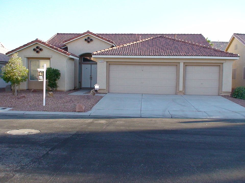 Silverado Ranch, 4 Bedroom with 3 Car Garage.