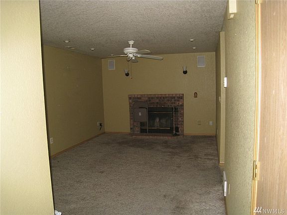 4th image of 22510 82nd Ave E