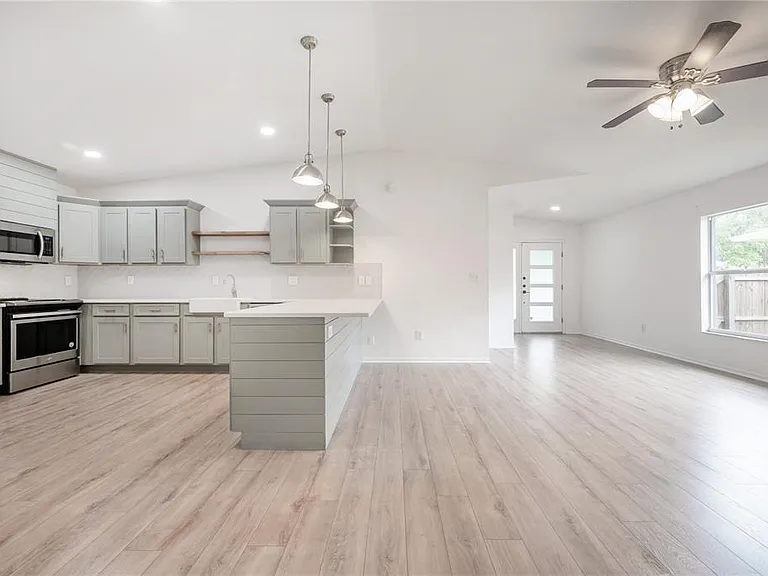 1508 E Jean St — Photo 23