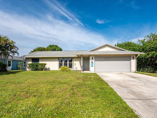 981 SE Candle Avenue, Port Saint Lucie, FL 34983