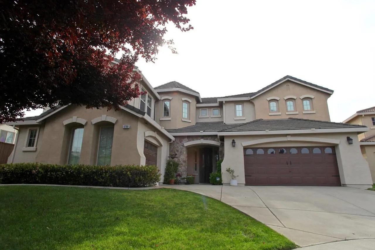 9760 McKee Ct photo 1