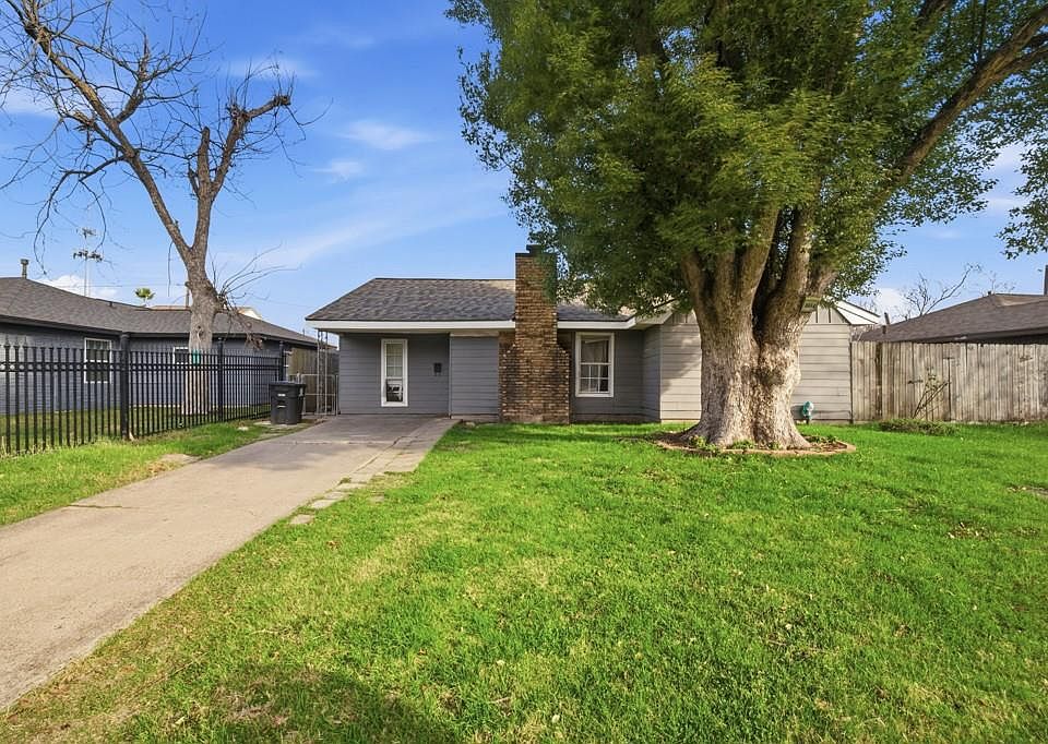 1st image of 8654 Sonneville Dr
