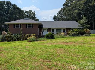 220 Augusta Dr, Statesville, NC 28625