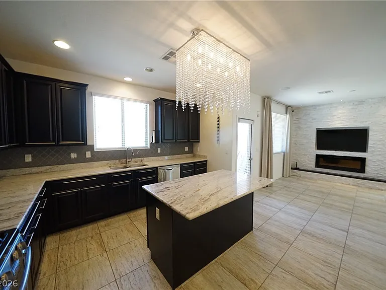 880 Cool Aquamarine St — Photo 13
