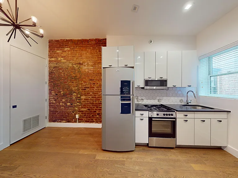 22 Granite St #2L — Photo 11