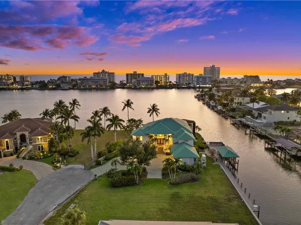 371 Bayside AVE, NAPLES, FL 34108