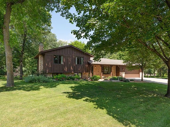 2nd image of 3255 Shadyview Ln N