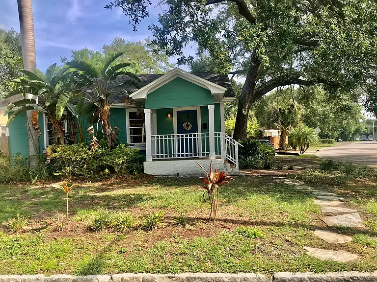1150 Crescent Lake Dr — Photo 3