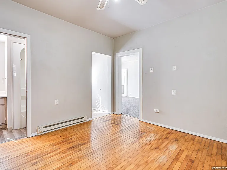 127 W. 6th St. — Photo 2