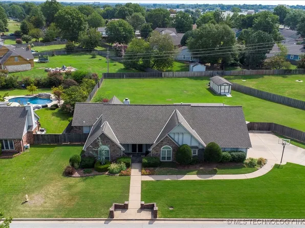 8909 S 72nd East Ave, Tulsa, OK 74133