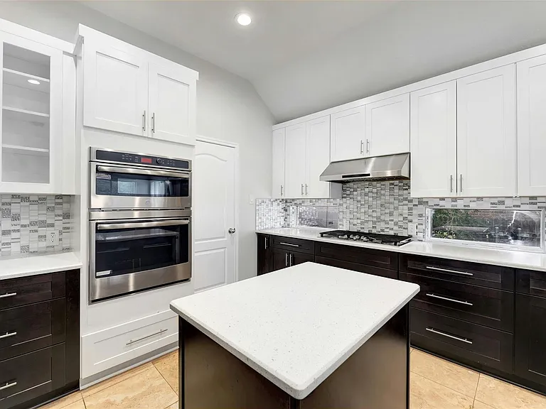 3806 Azur Ln — Photo 12