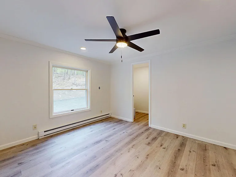 101 Arbutus Ct — Photo 17