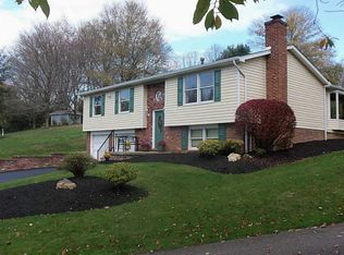 7 Mallard Ct, Export, PA 15632